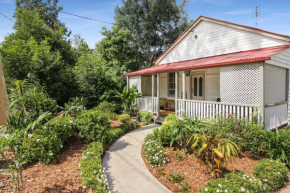 1910 Retro Styled, Pet Friendly, Traditional Queenslander Home